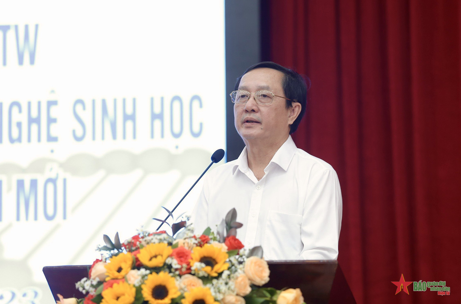 Phát triển khoa học công nghệ trong lĩnh vực y, dược, công nghệ sinh học